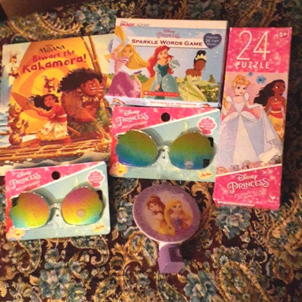 Disney Princess bundle - Picture 1 of 4